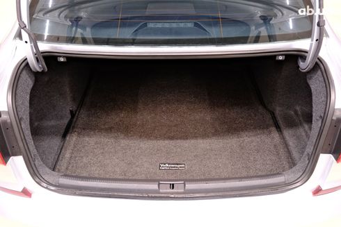 Volkswagen Passat 2018 серебристый - фото 9