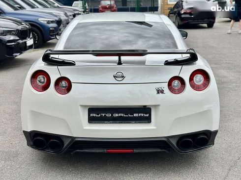 Nissan GT-R 2013 - фото 7