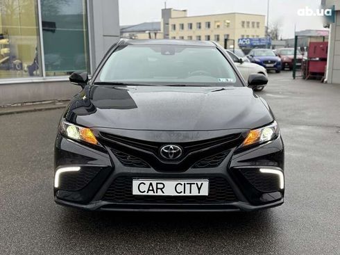 Toyota Camry 2023 - фото 2