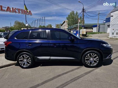 Mitsubishi Outlander 2017 - фото 7