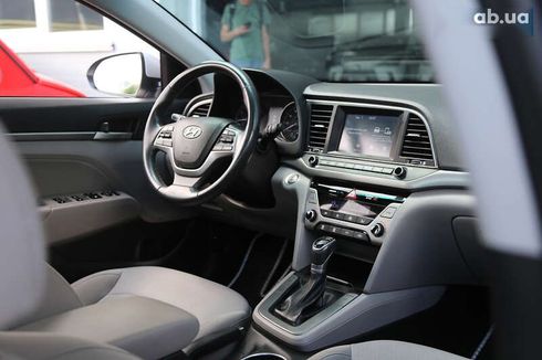 Hyundai Elantra 2018 - фото 13