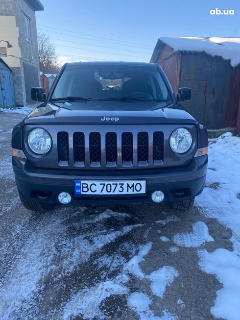 Jeep Patriot 2016 серый - фото 3