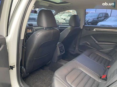 Volkswagen Passat 2018 - фото 24