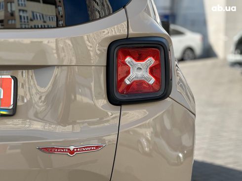 Jeep Renegade 2016 бежевый - фото 12