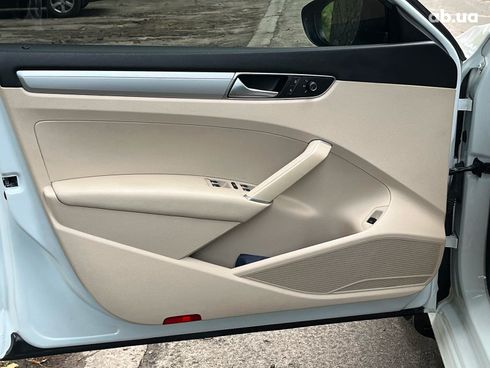 Volkswagen Passat 2016 белый - фото 16
