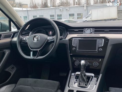 Volkswagen Passat 2015 серый - фото 23