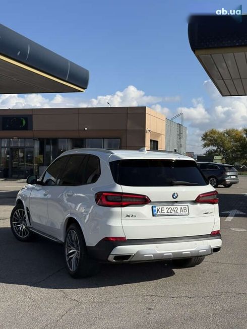 BMW X5 2018 - фото 11