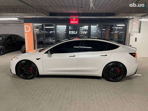 Tesla Model 3 2025 - фото 4