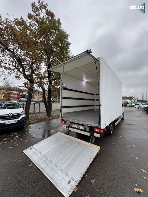 Renault Master 2020 - фото 16