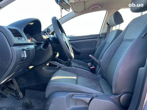 Volkswagen Golf 2005 серый - фото 19