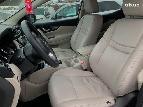 Nissan Rogue 2018 белый - фото 27