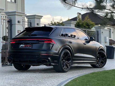 Audi RS Q8 2021 - фото 21