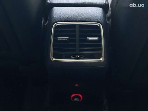 Audi Q3 2017 - фото 25
