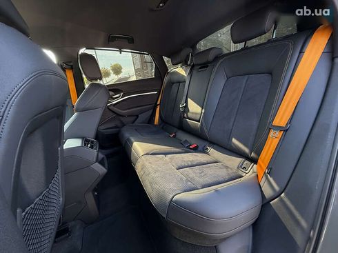 Audi E-Tron 2022 - фото 12