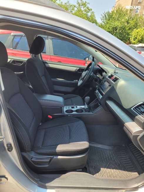 Subaru Outback 2015 серебристый - фото 11