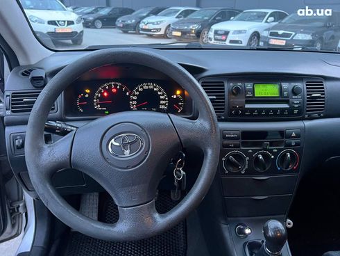 Toyota Corolla 2002 серый - фото 22