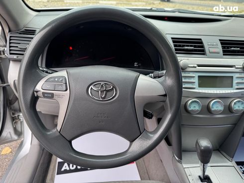 Toyota Camry 2007 серый - фото 21