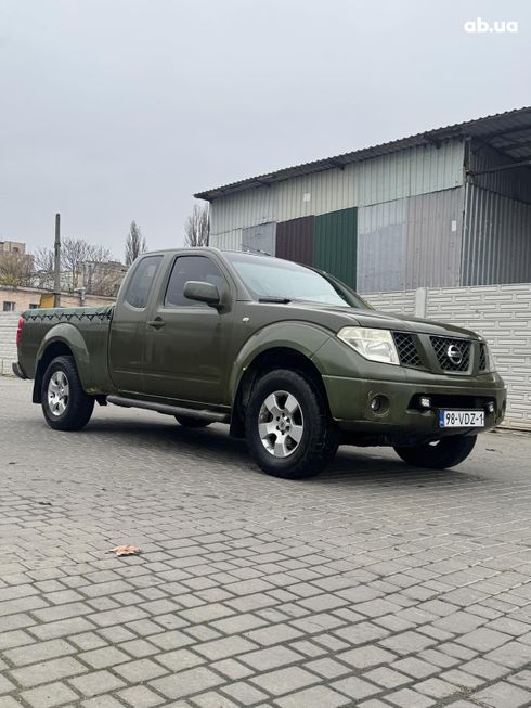 Nissan Navara 2007 зеленый - фото 5