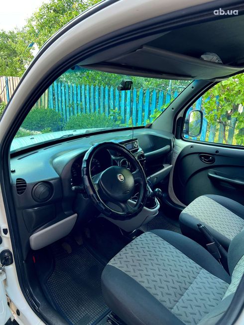 Fiat Doblo 2010 белый - фото 14