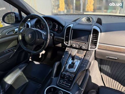 Porsche Cayenne 2011 - фото 26