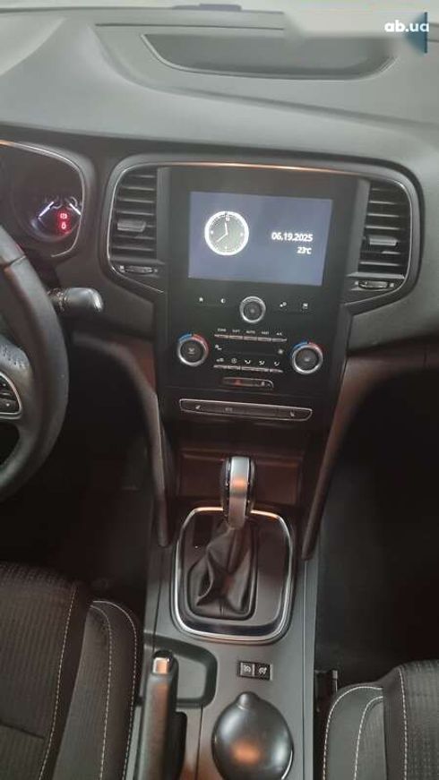 Renault Megane 2020 - фото 8