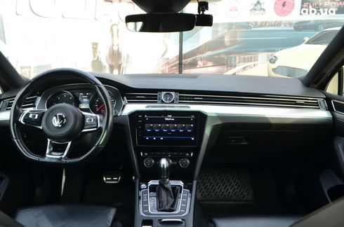 Volkswagen Passat 2017 черный - фото 17