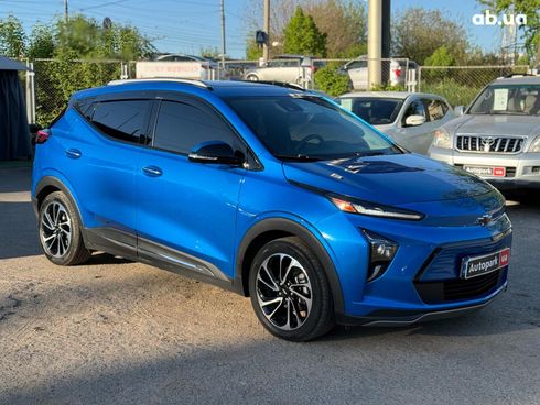 Chevrolet Bolt 2022 синий - фото 3