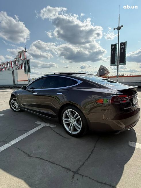 Tesla Model S 2014 - фото 8