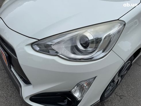 Toyota Aqua 2016 белый - фото 18
