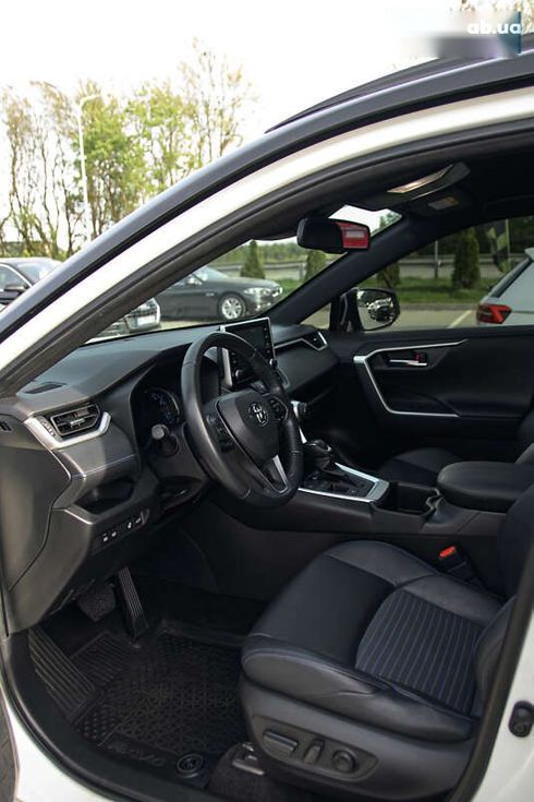 Toyota RAV4 2022 - фото 26