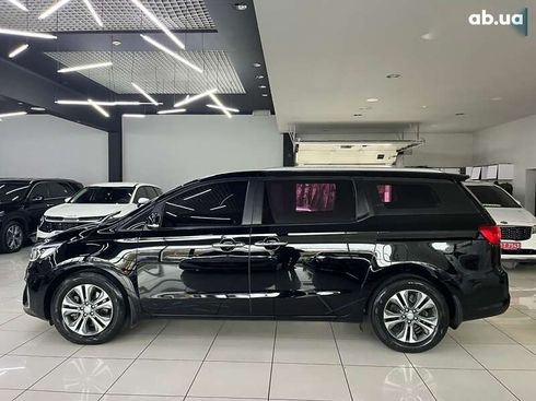 Kia Carnival 2019 - фото 7