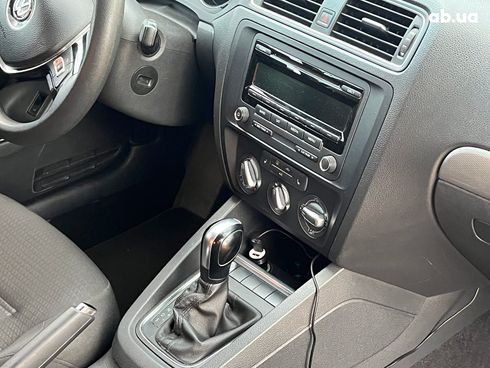 Volkswagen Jetta 2015 черный - фото 15