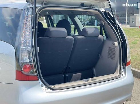 Mitsubishi Grandis 2006 - фото 11