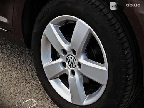 Volkswagen Touran 2011 - фото 8