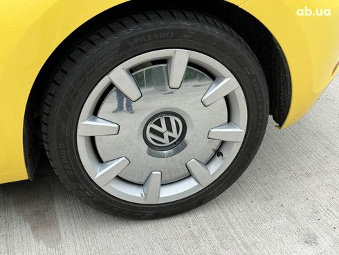 Volkswagen Beetle 2012 желтый - фото 9