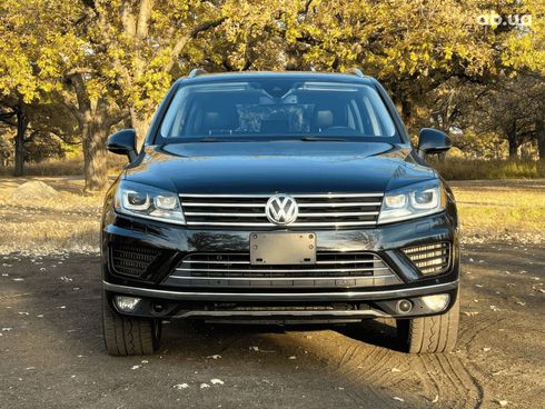 Volkswagen Touareg 2016 черный - фото 2