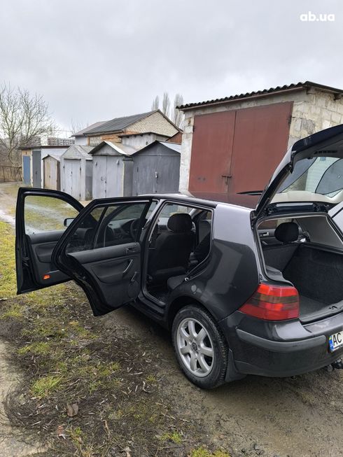 Volkswagen Golf 2001 черный - фото 12