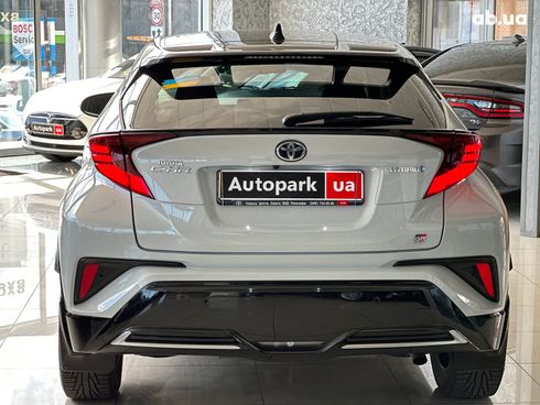 Toyota C-HR 2021 серый - фото 6