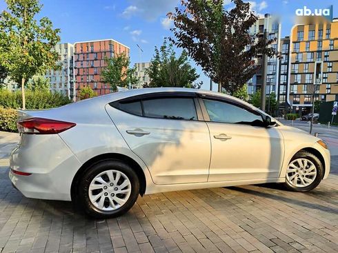 Hyundai Elantra 2016 - фото 23