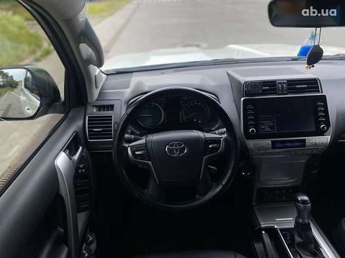 Toyota Land Cruiser Prado 2020 - фото 25