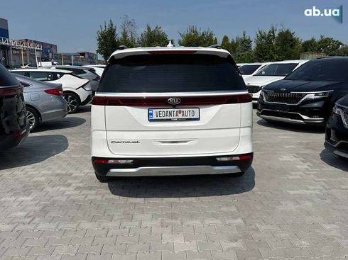 Kia Carnival 2021 - фото 6