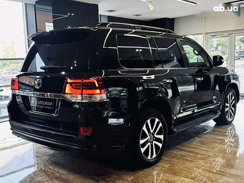 Toyota Land Cruiser 2018 - фото 8