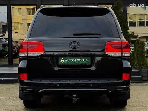 Toyota Land Cruiser 2018 - фото 20