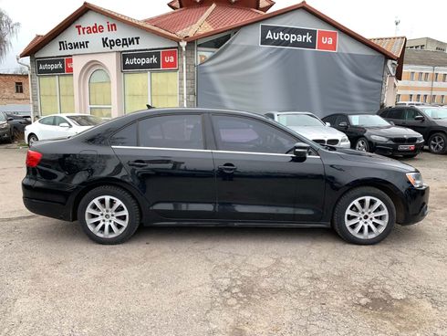 Volkswagen Jetta 2010 черный - фото 10