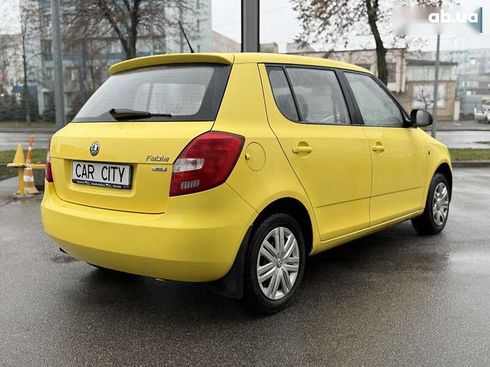 Skoda Fabia 2012 - фото 7