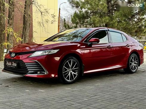 Toyota Camry 2022 - фото 4