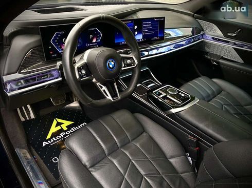 BMW i7 2022 - фото 29