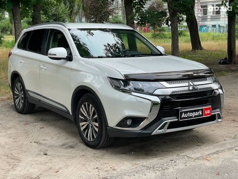 Mitsubishi Outlander 2019 белый - фото 4