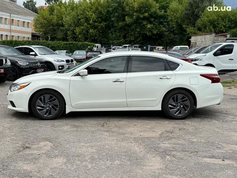 Nissan Altima 2018 белый - фото 8