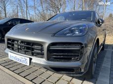 Продаж вживаних Porsche Cayenne 2022 року - купити на Автобазарі
